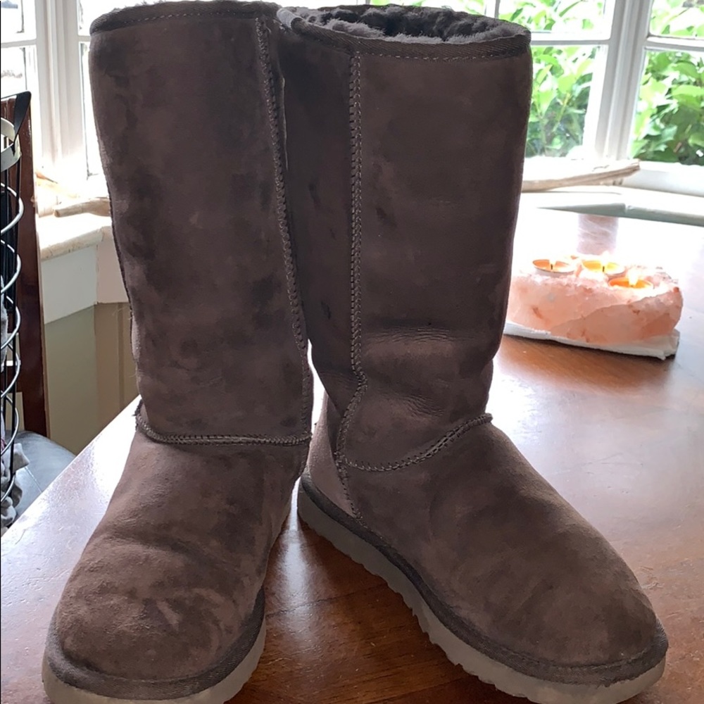 Ugg Australian Chocolate Tall boots
